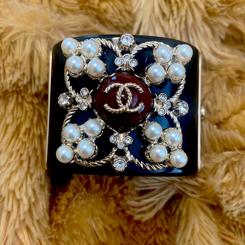 Chanel Womens Classic Rare Cuff - image 2